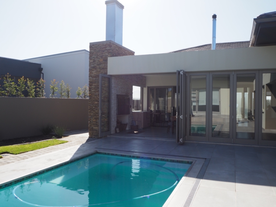 4 Bedroom Property for Sale in Oubaai Western Cape